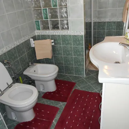 Lara Bed & Breakfast *